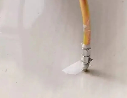 汉南瓷砖空鼓维修公司专业解答在瓷砖铺贴过程中，如果使用的砂料过粗（如全部使用了粗砂），可能会导致以下问题